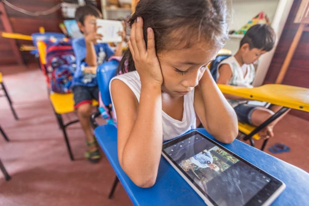 La UNESCO hace un llamamiento urgente para un uso adecuado de la tecnología en la educación