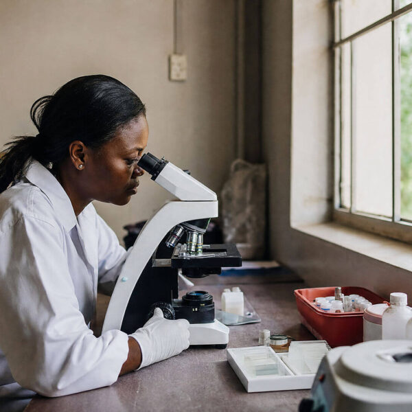 Resistencia a la malaria: ¿Cómo evoluciona sin mutaciones claras?