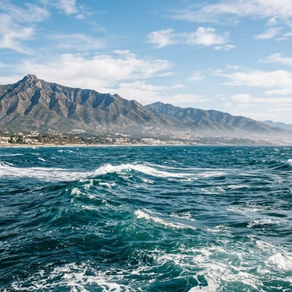 Temperatura del Agua en Málaga: ¿Por Qué Fría y Caliente Se Encuentran?